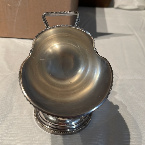 Vintage Silver Plated Floral Pattern Sugar Scuttle with no Scoop - Picture 3 of 5